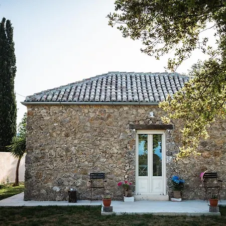 The Wild Cyclamen Stone House And Estate *